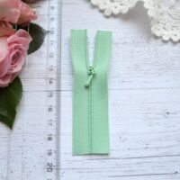 Блискавка для лялькового одягу 9см блідо-зелена