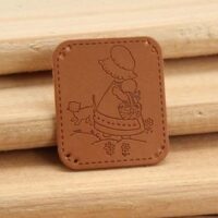 Нашивка Hand Made Дівчинка з кішкою HM40