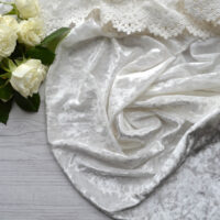 Оксамитова тканина з плюшевим тисненням теплий білий. Відріз 40*48см TKR157