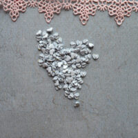 Міні гудзики серця на ніжці білі 5мм