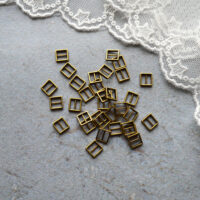 Пряжка бронза 6*6мм для ременя 5мм 4шт MF014