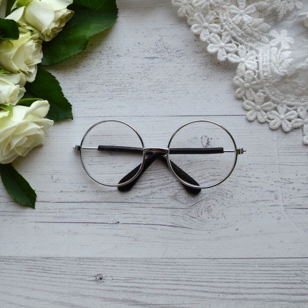 Окуляри для ляльки круглі з срібною оправою  9.5*3.6см ALO93