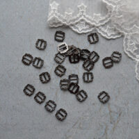 Міні пряжка 10*10мм для ременя 5.5мм. Чорне срібло 4шт MF030