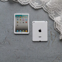 Планшет Apple iPad для ляльки білий 38*28мм AG011