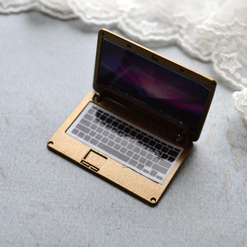 Ноутбук Apple MacBook для ляльки бронза 45 *30мм AG012 • ag012 Ноутбук Apple MacBook для ляльки бронза 45 *30мм AG012
