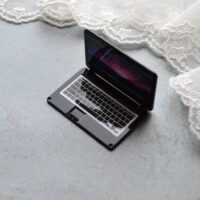 Ноутбук Apple MacBook для ляльки чорний 45*30мм AG015