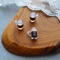 Міні кружка з темним пивом 15*9мм AN009