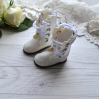 Чобітки для лялечки білі 4.6*2.1см AK179