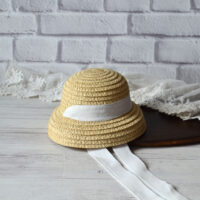 Солом’яний капелюшок для ляльки зі стрічкою беж ⌀ 9см  AH002