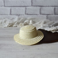 Солом’яний капелюшок для ляльки білий ⌀ 7см  AH026