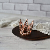 Корона для ляльки з камінням рожеве золото ⌀ 30мм AL127