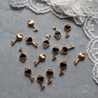 Підвіска ключ  15*6мм чорний 1шт PD170