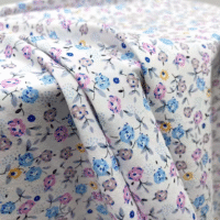 Бавовняна тканина дрібні квіточки блакитні і рожеві 39*50см TKK050