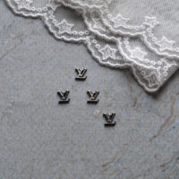 Логотип Louis Vuitton 6*6мм чорне срібло 2шт LO029