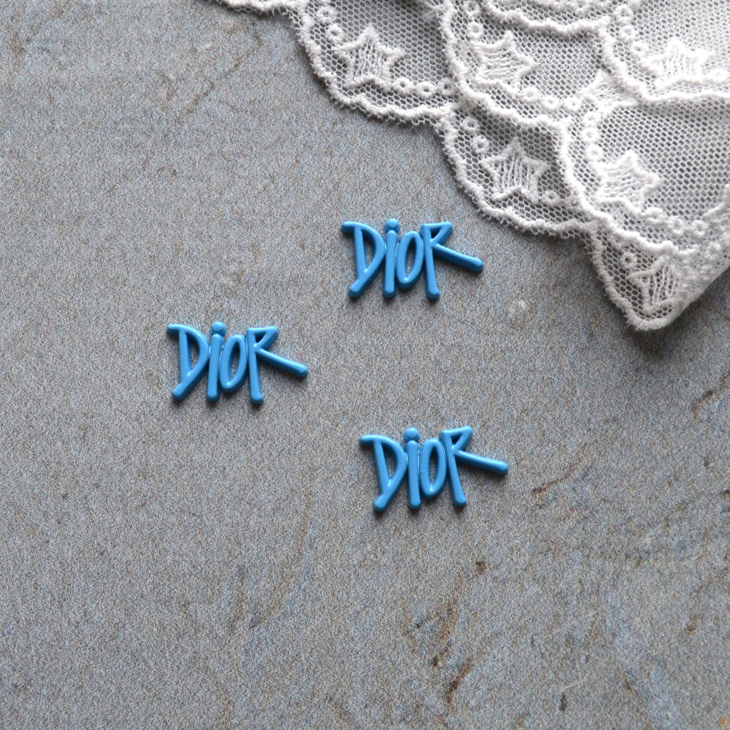 Логотип Dior 20*12мм блакитний 1шт LO062 • lo062 Логотип Dior 20*12мм блакитний 1шт LO062