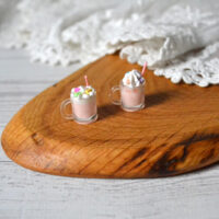 Мініатюрний напій молочний  коктейль 23*17мм AN020