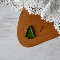 Мініатюрна декоративна тарілочка Ялинка зелена 3*2см  APL032